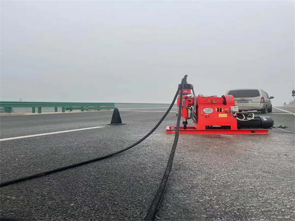 北湖马路路基路面开裂下沉注浆加固灌浆